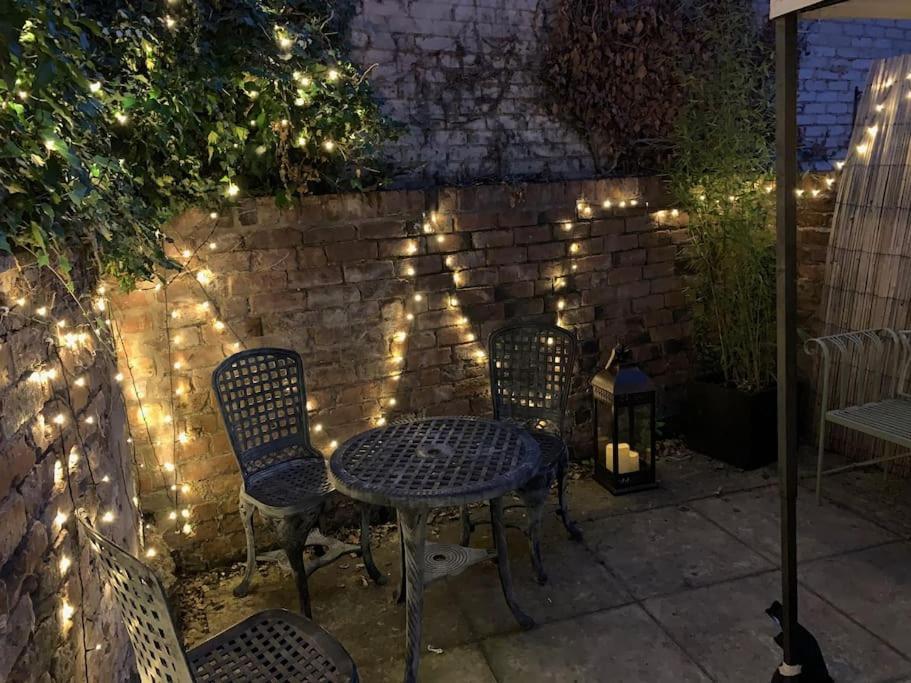 Charming Victorian Cottage Steps From Historic Chester - Free Parking 외부 사진