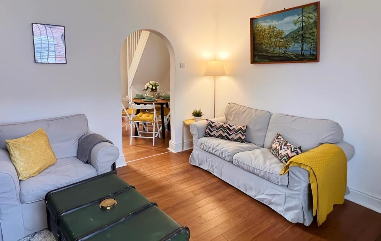 Charming Victorian Cottage Steps From Historic Chester - Free Parking 외부 사진