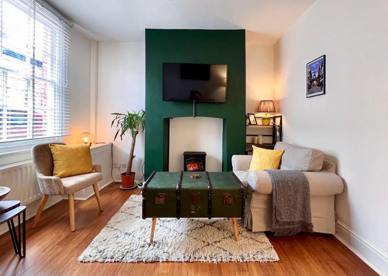 Charming Victorian Cottage Steps From Historic Chester - Free Parking 외부 사진